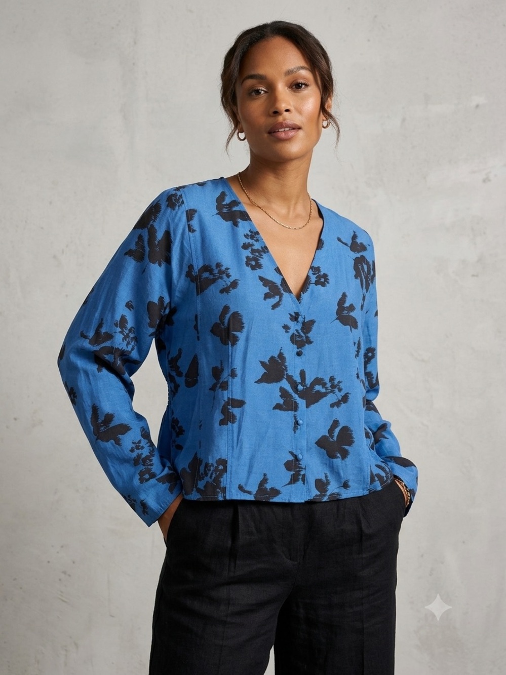 NWT Lindex Blue Floral V-Neck Blouse Sustainable Tencel Lyocell Size EU 42/UK 16